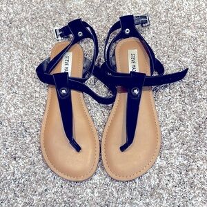 Steve Madden thong sandal